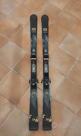 Sci Völkl Deacon 7.6 con attacchi Marker vMotion 1