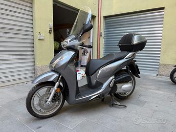 HONDA SH 300i - 2017 - soli 3000 km