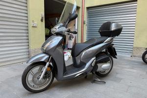 HONDA SH 300i - 2017 - soli 3000 km