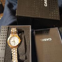 Orologio analogico Casio.