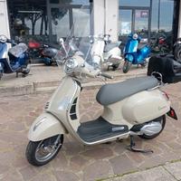 Piaggio Vespa 310 GTS hpe