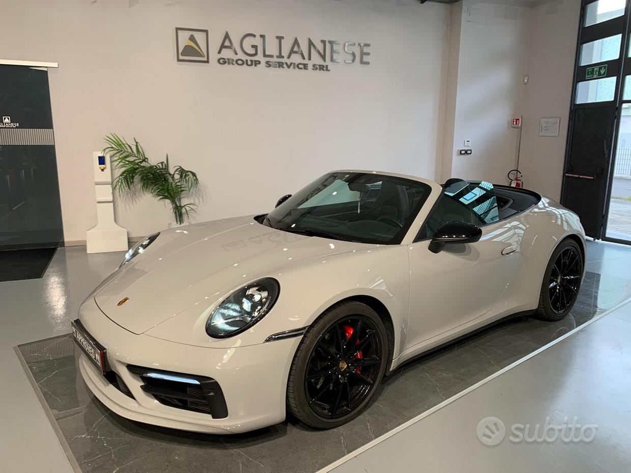PORSCHE 911 (992)