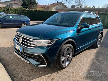 VOLKSWAGEN TIGUAN R-LINE
