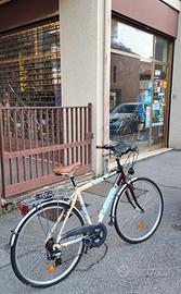 Decina di Bici in blocco di cui 3 nuove e graziell