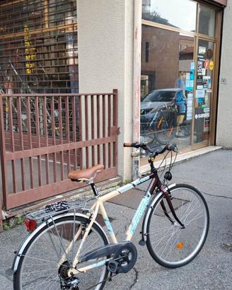 Decina di Bici in blocco di cui 3 nuove e graziell