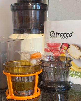 Estrattore per succhi a freddo di frutta e verdura