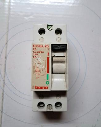 BTICINO D723A/25 220V INTERRUTTORE USATO.