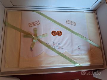 Completo letto matrim. in puro cotone ricamo Nuovo