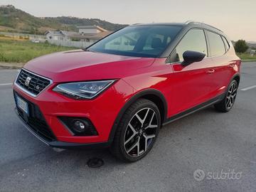 Seat Arona 1.0 TGI FR "FARI LED - PARK PILOT"