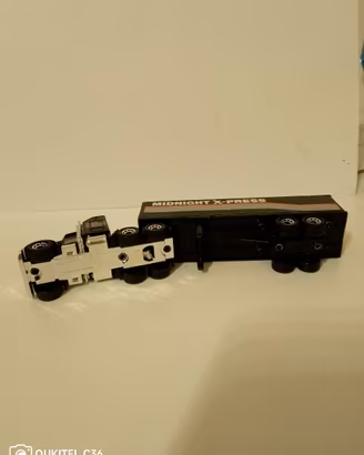 Matchbox Convoy Kenworth Aerodyne "Midnight X-Pres