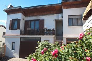Casa bifamiliare Mossa
