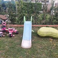scivolo, bici , sabbiera , tavolino 