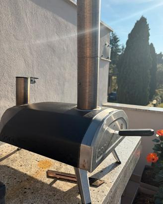 Forno pizza ooni a pellet