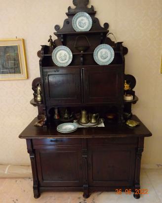 Mobile e angoliera in legno nero