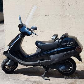 Piaggio Hexagon GT 250 4T.