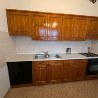 Cucina lineare completa con elettrodomestici