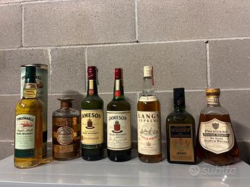 Lotto bottiglie di 31 tra whisky e whiskey