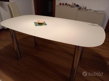 Tavolo in vetrro satinato