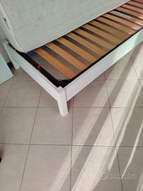 Letto singolo completo di materasso
