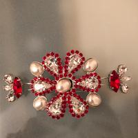 Spilla cristalli e perle Intrend