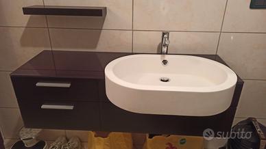 Bagno con specchio 