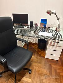 Scrivania in vetro piu sedia ufficio