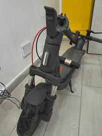 Xiaomi Electric Scooter 5 + Accessori