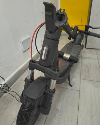 Xiaomi Electric Scooter 5 + Accessori