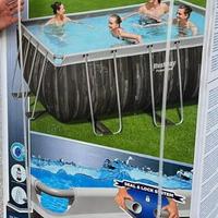 piscina do marca Bestway