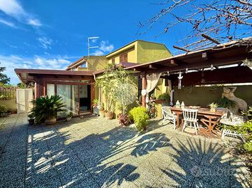 VILLA A SCHIERA A QUARTU SANT'ELENA