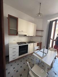 Cucina con pensili