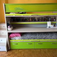 Cameretta 2 letti e scrivania