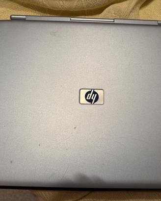 Vecchio portatile ( primi anni 2000 )