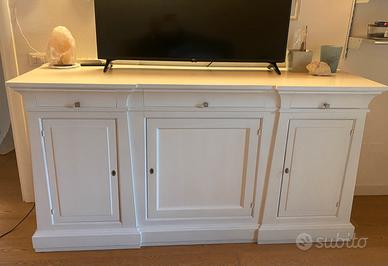 Mobile in legno massiccio