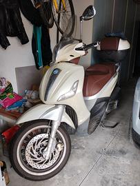 Scooter Beverly 300