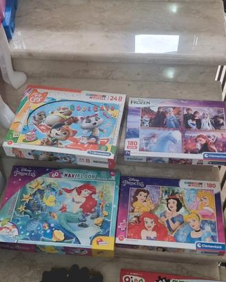 5 scatole di puzzle