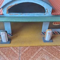 Modellino garage Esso
