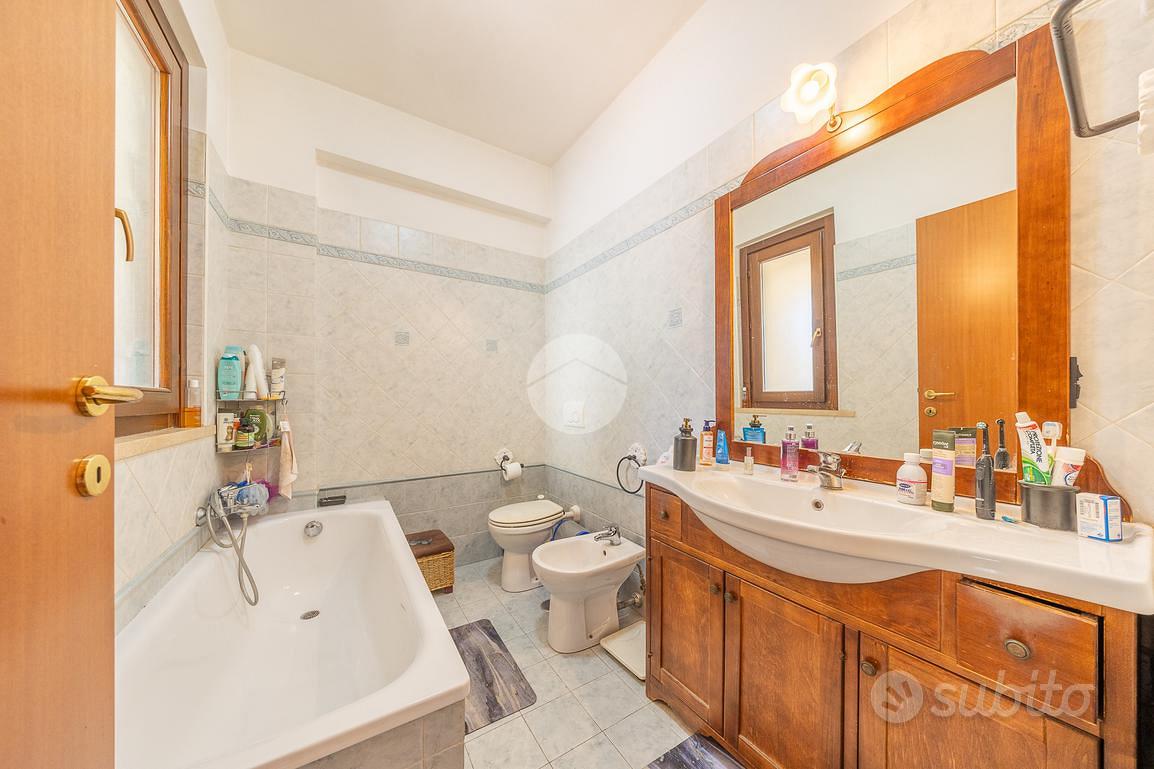 VILLA A SCHIERA A ROMA - Vista 4