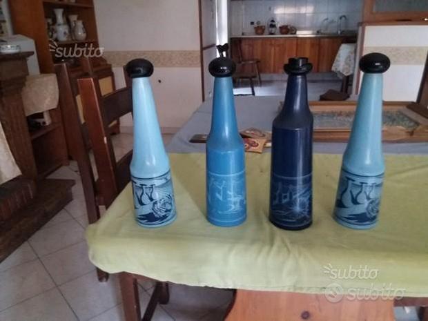 Bottiglie vintage di Salvador Dalì