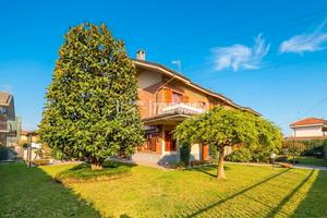 VILLA IN ZONA COMODISSIMA AI SERVIZI !