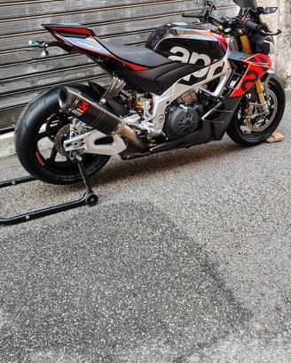 Aprilia tuono v4 factory 