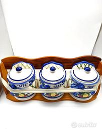 Portaspezie in ceramica con supporto in legno