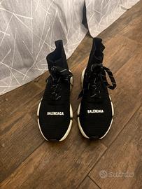 BALENCIAGA speed con i lacci
