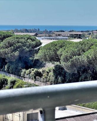 Attico / Mansarda di 55 m² con 2 locali a Pomezia