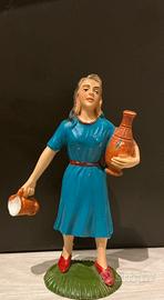 Statuina donna con brocca