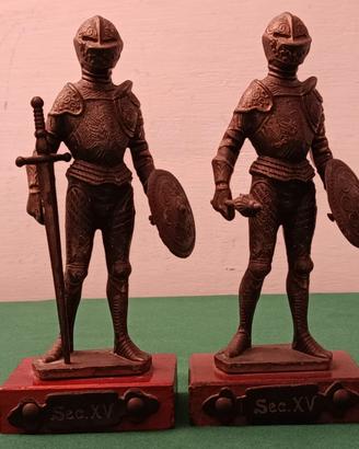 STATUE CAVALIERI MEDIEVALI IN BRONZO