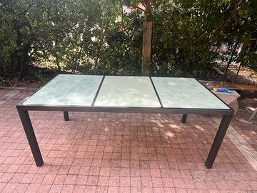 Tavolo con vetro+5 sedie nere