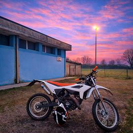 Panigale V4 quasi nuova...