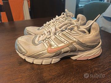 scarpe ginnastica con lacci nike