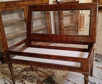 Tavolinetto portaoggetti stile inglese fine '800